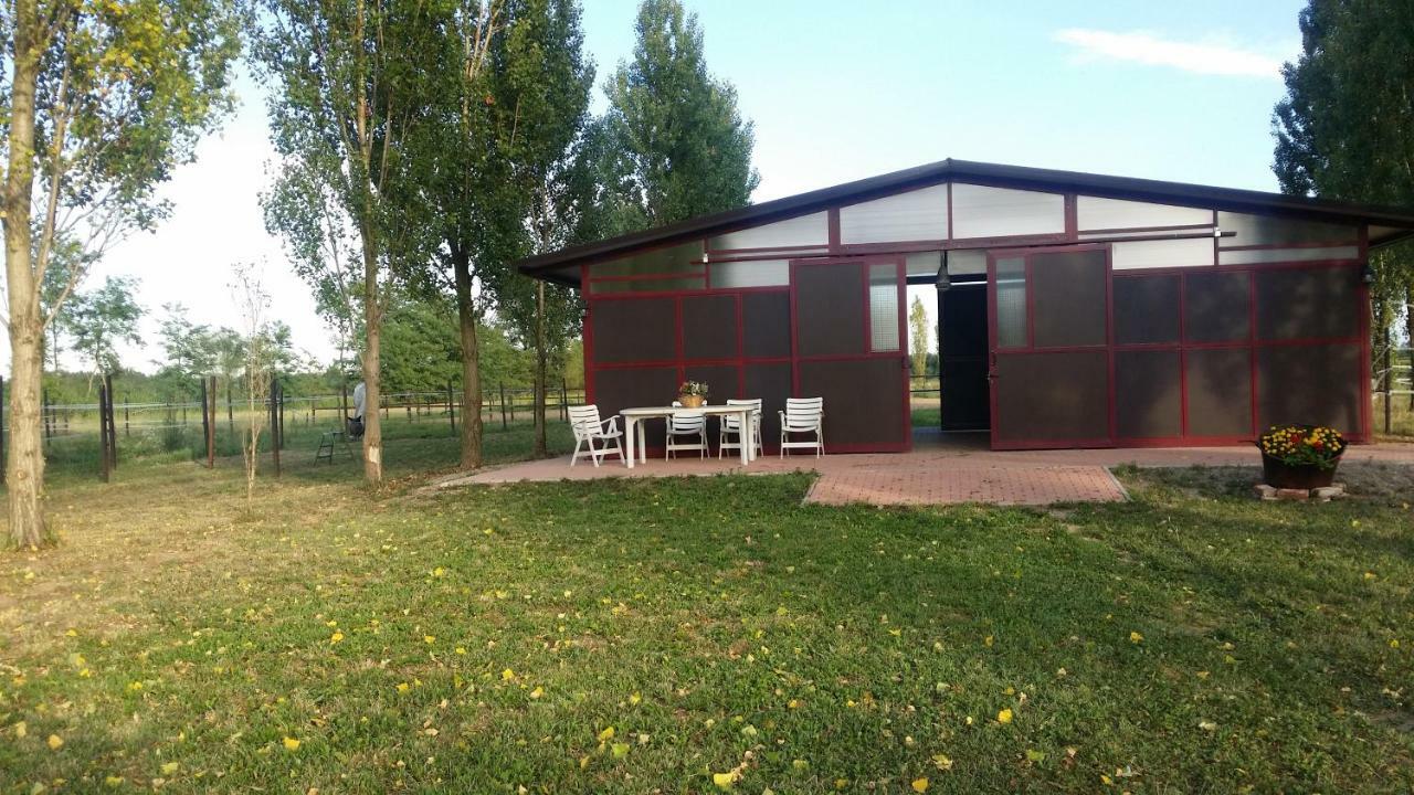 Az.Agr.Cascina Moretta Momo 외부 사진