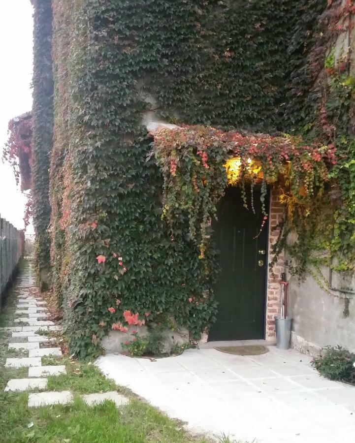 Az.Agr.Cascina Moretta Momo 외부 사진